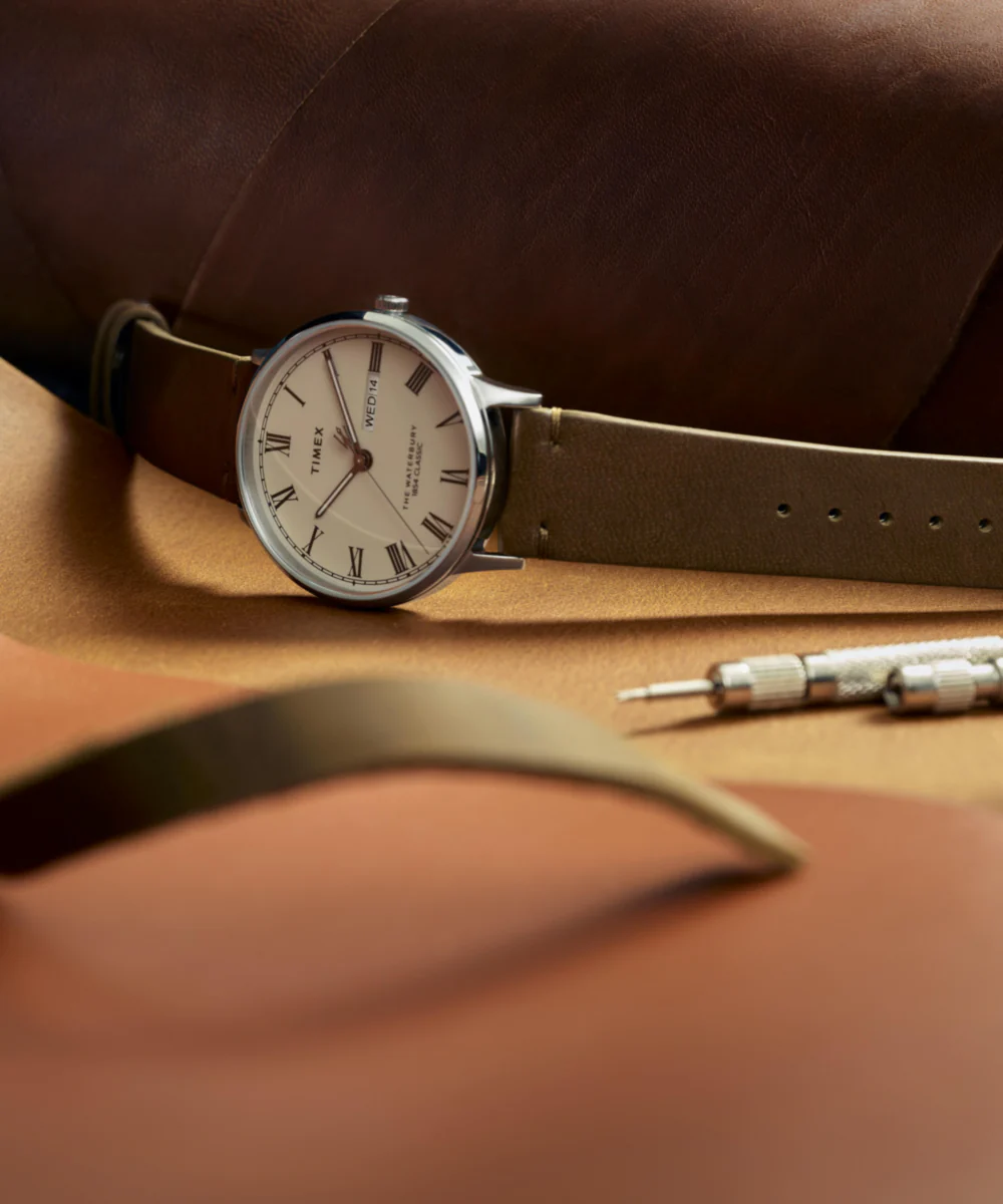 Waterbury Classic 40mm Leather Strap Watch - Image 7